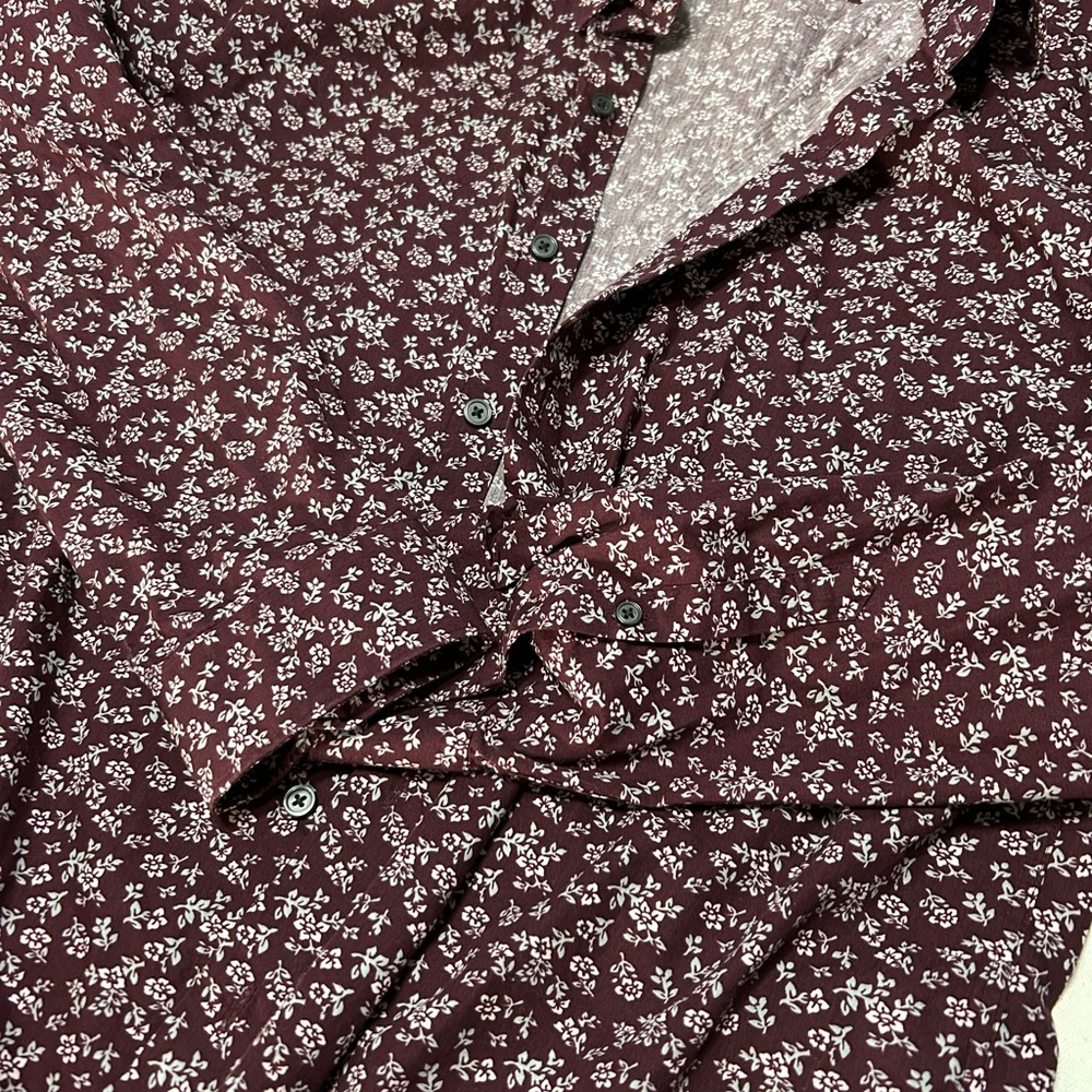 Men’s L slim fit button up from express